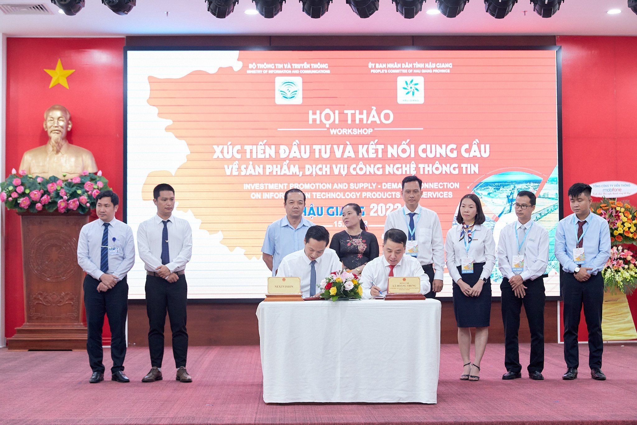 NextFarm-ky-ket-hop-tac-chuyen-doi-so